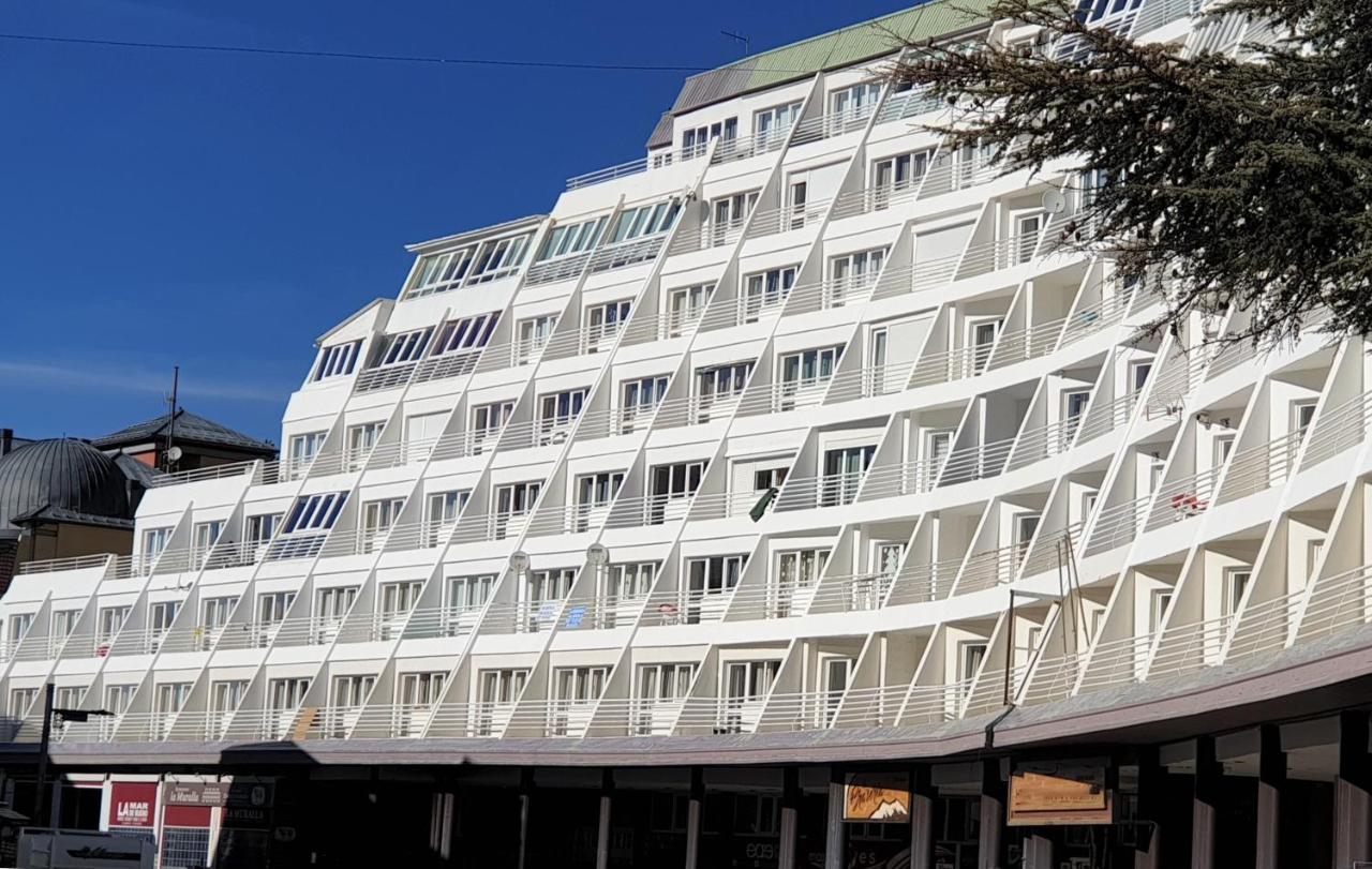 Edificio Montblanc - Apartamentos Junto a la Plaza de Pradollano Sierra Nevada Exterior foto